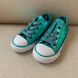 Toddler sparkled converse size 7 teal blue